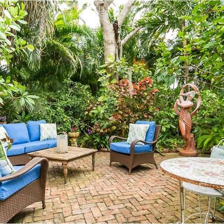 ホテル Chateau Gardens レイク・ワース エクステリア 写真