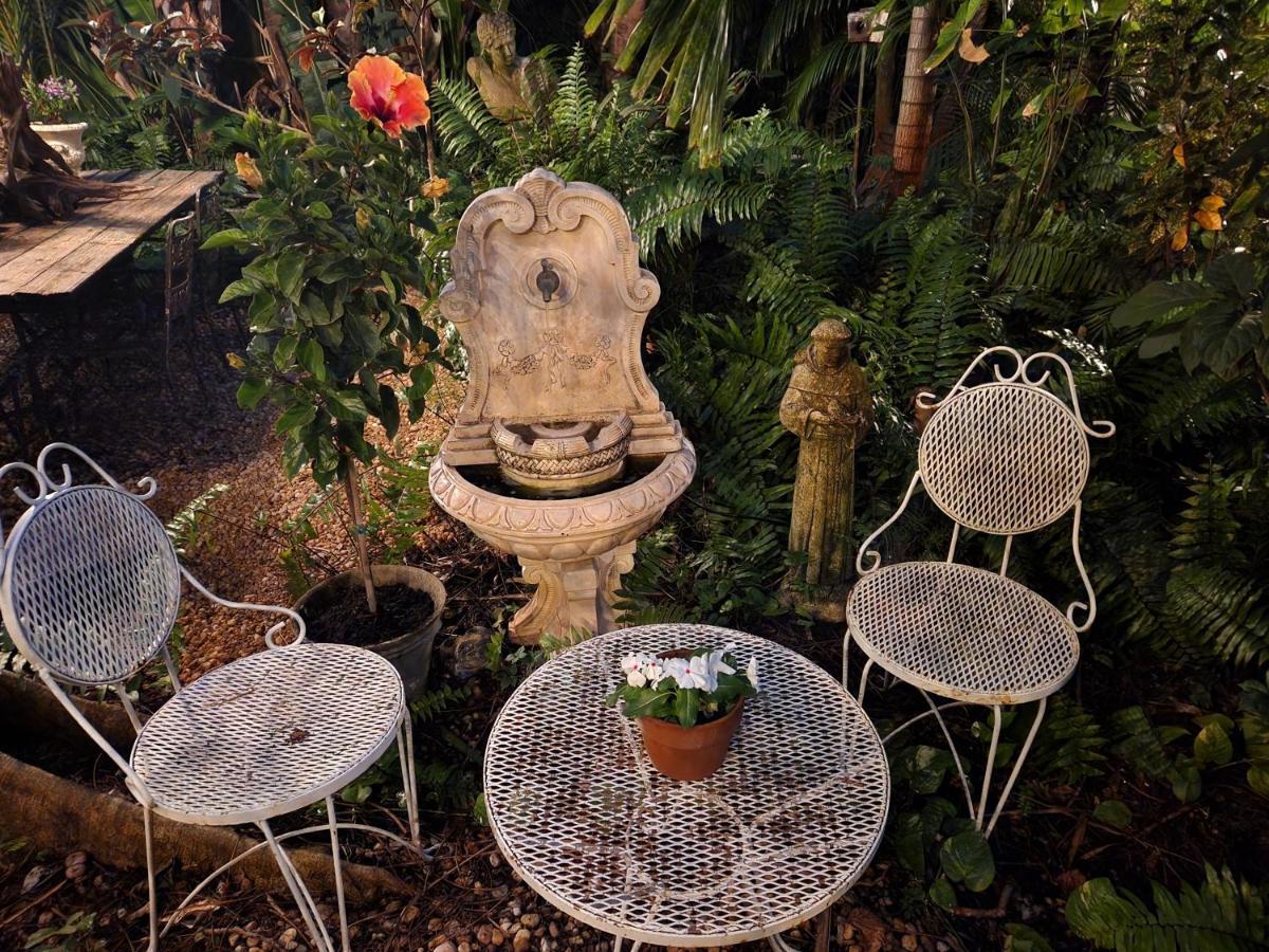 ホテル Chateau Gardens レイク・ワース エクステリア 写真